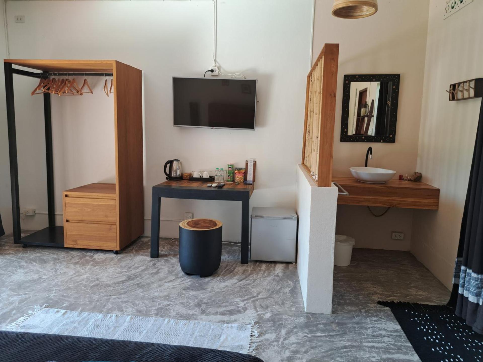 Laura Guest House-Adult Only- Hua Thanon  Ngoại thất bức ảnh