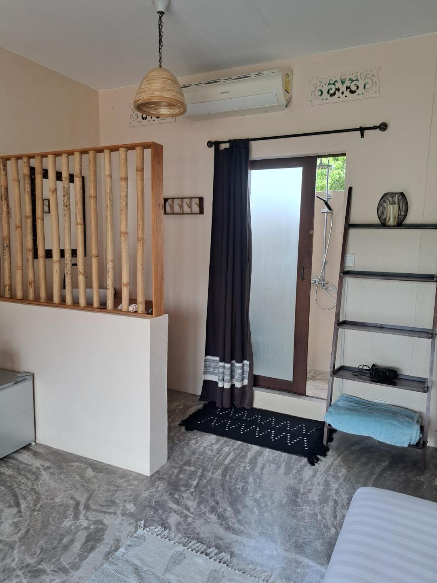 Laura Guest House-Adult Only- Hua Thanon  Ngoại thất bức ảnh