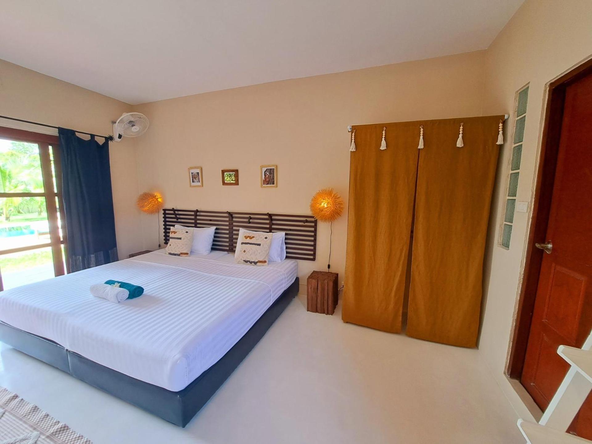 Laura Guest House-Adult Only- Hua Thanon  Ngoại thất bức ảnh