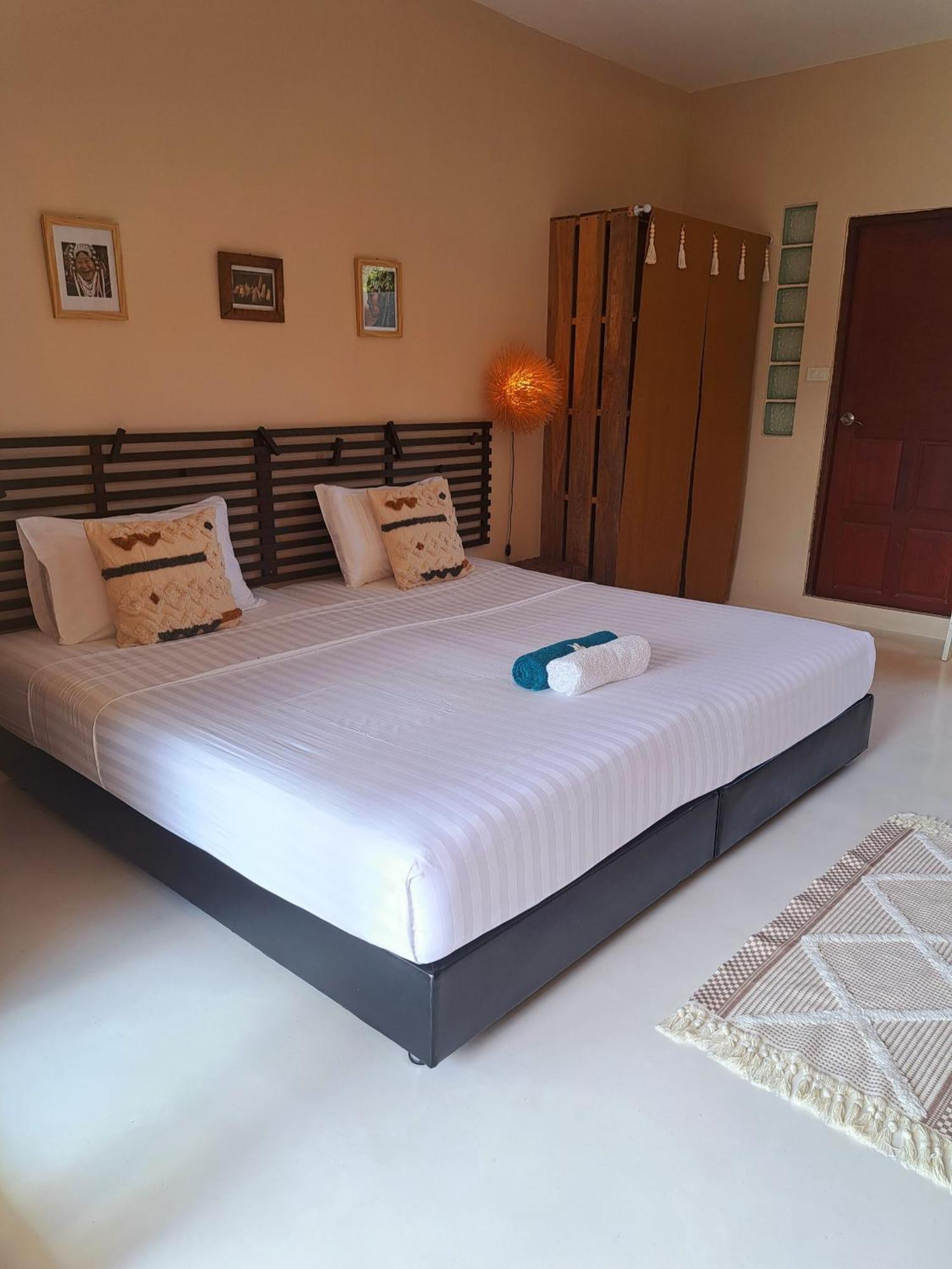 Laura Guest House-Adult Only- Hua Thanon  Ngoại thất bức ảnh