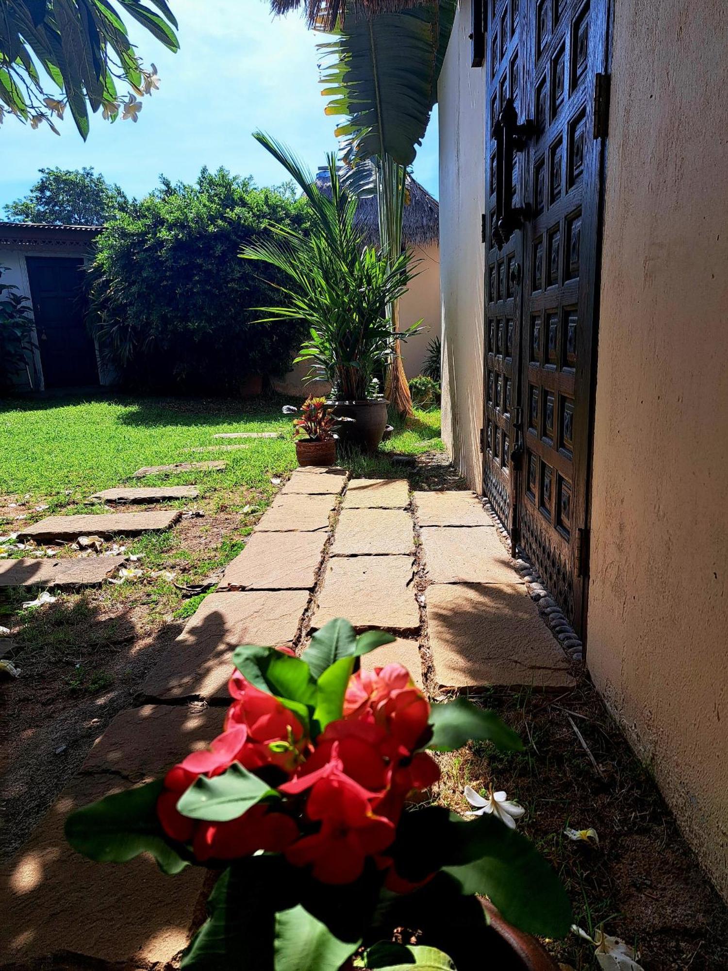 Laura Guest House-Adult Only- Hua Thanon  Ngoại thất bức ảnh